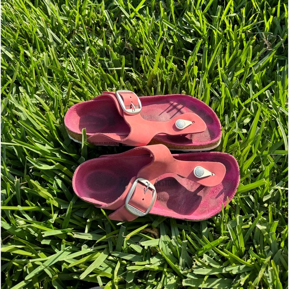 BIRKENSTOCK GIZEH BIG BUCKLE
FUCHSIA TULIP SIZE 37 - Picture 3 of 11